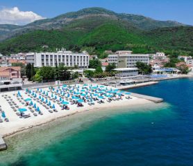 CARINE HOTEL DELFIN